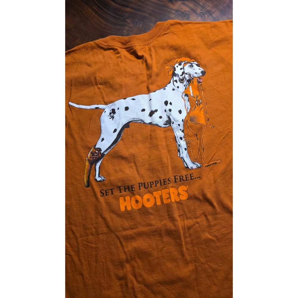 Hooters Logo  Y2k Streetwear Vtg Collector Funny Classic Sea Dog